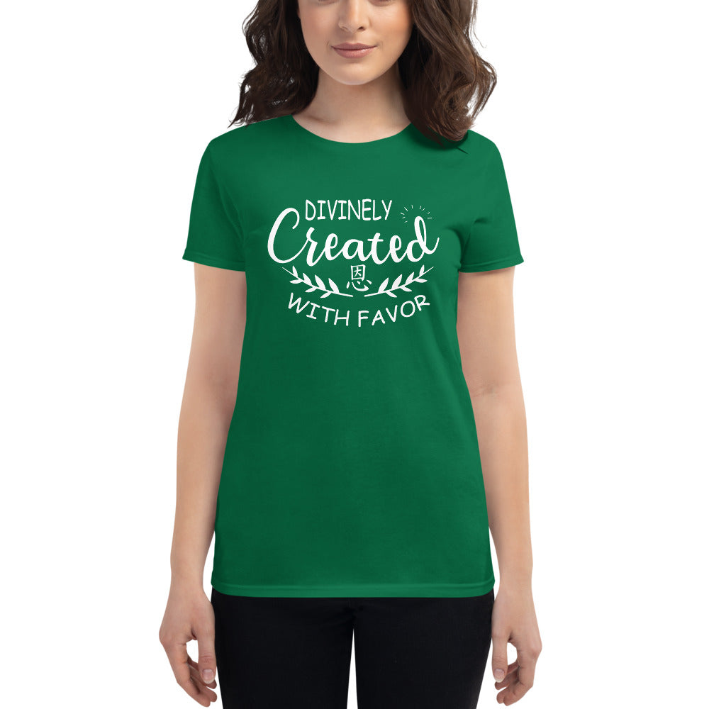 Chic Women's T-shirt - Sabrena Sharonne